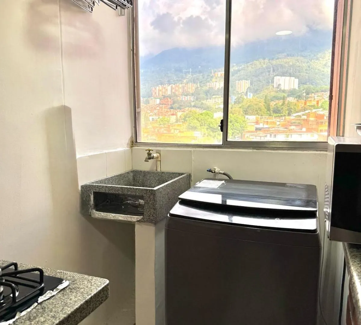 아파트 Zona Rosa De Medellin, Ubicacion Central Cerca De Centros Comerciales Y Tranvia Del Metro Ba