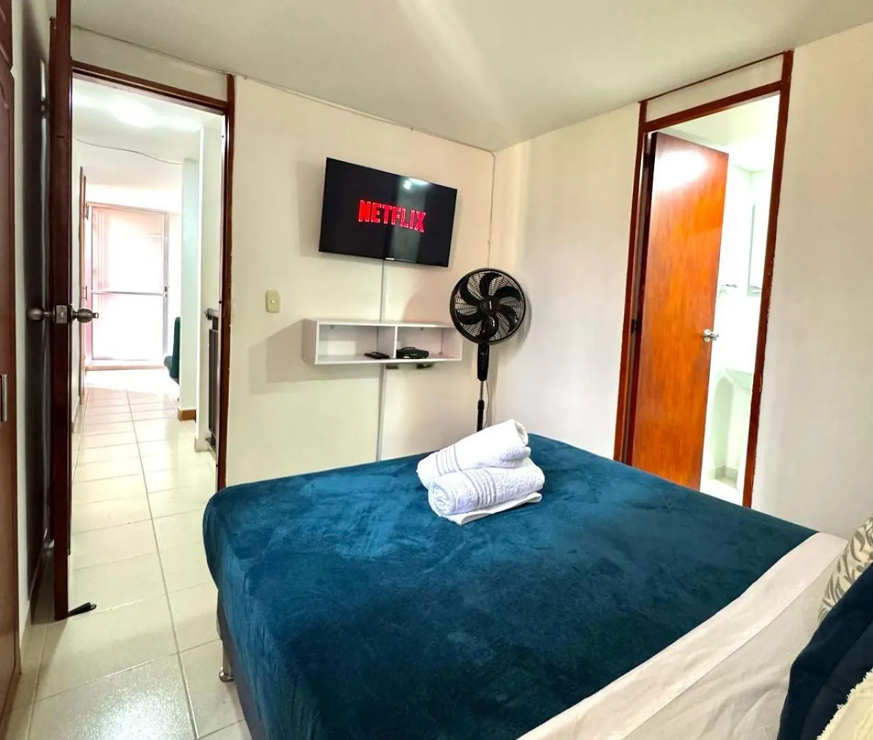 Apartamento Zona Rosa De Medellin, Ubicacion Central Cerca De Centros Comerciales Y Tranvia Del Metro Ba Colombia